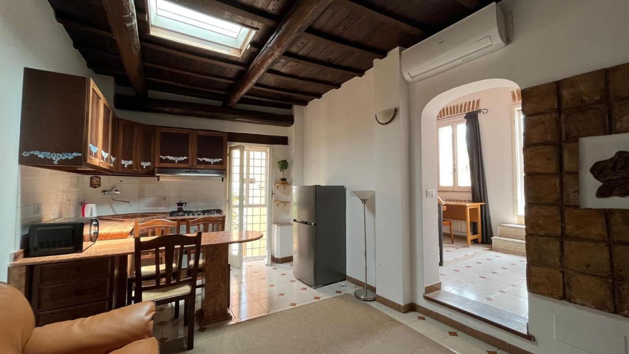 Ferienwohnung Attico Con Terrazza Santa Cecilia Rom Exterior foto