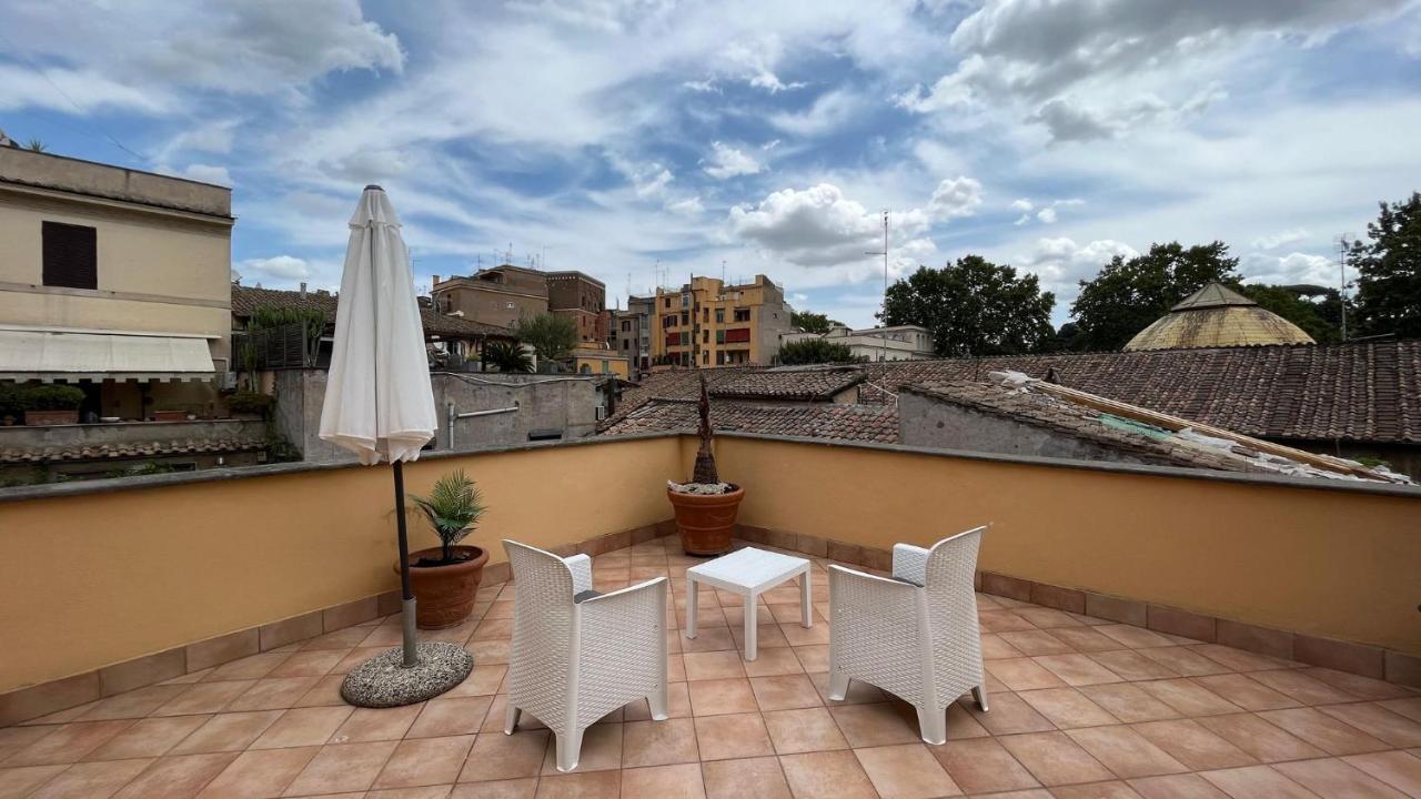 Ferienwohnung Attico Con Terrazza Santa Cecilia Rom Exterior foto