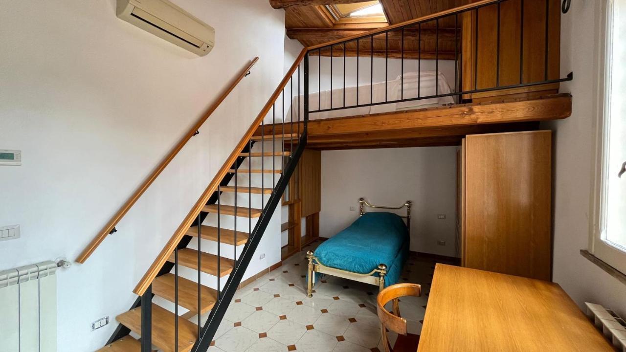 Ferienwohnung Attico Con Terrazza Santa Cecilia Rom Exterior foto