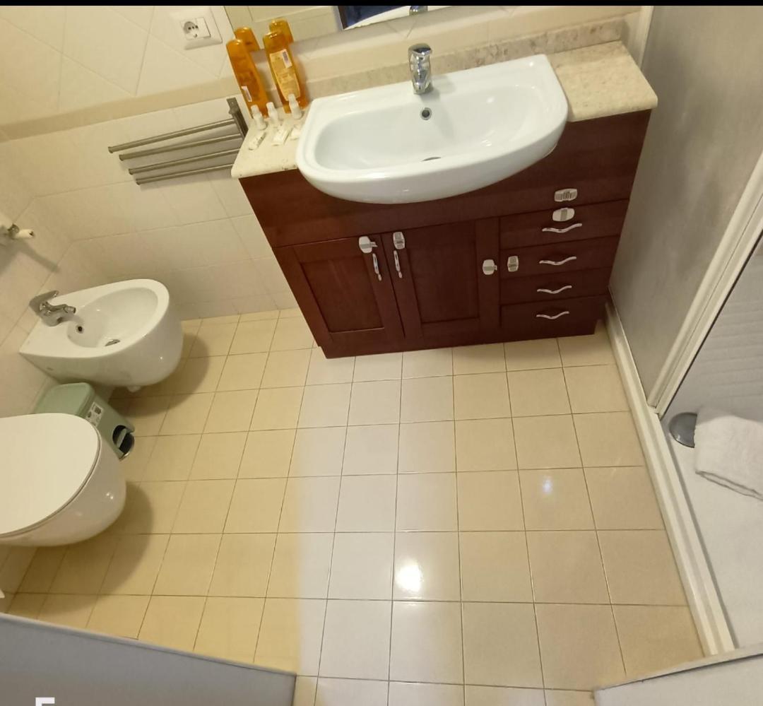 Ferienwohnung Attico Con Terrazza Santa Cecilia Rom Exterior foto